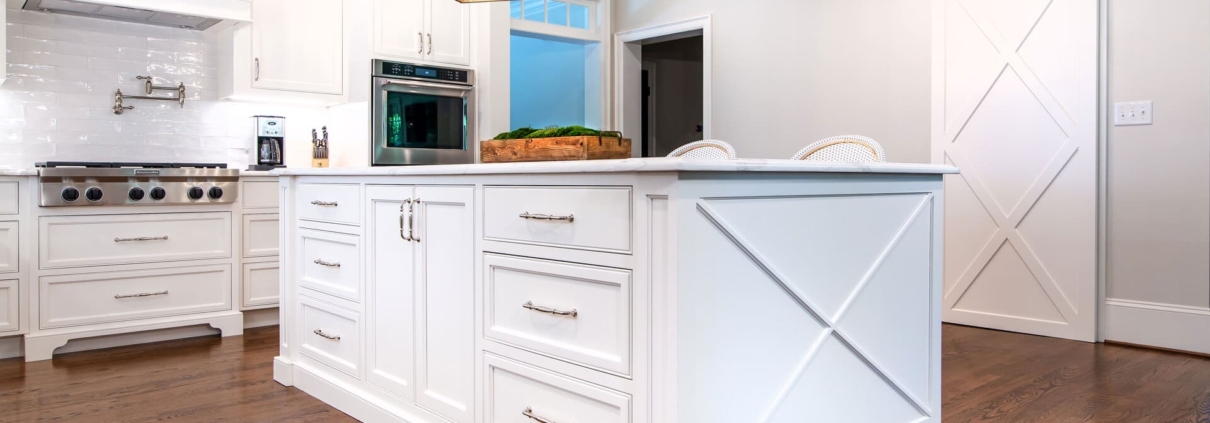 kitchen with sliding barn doors