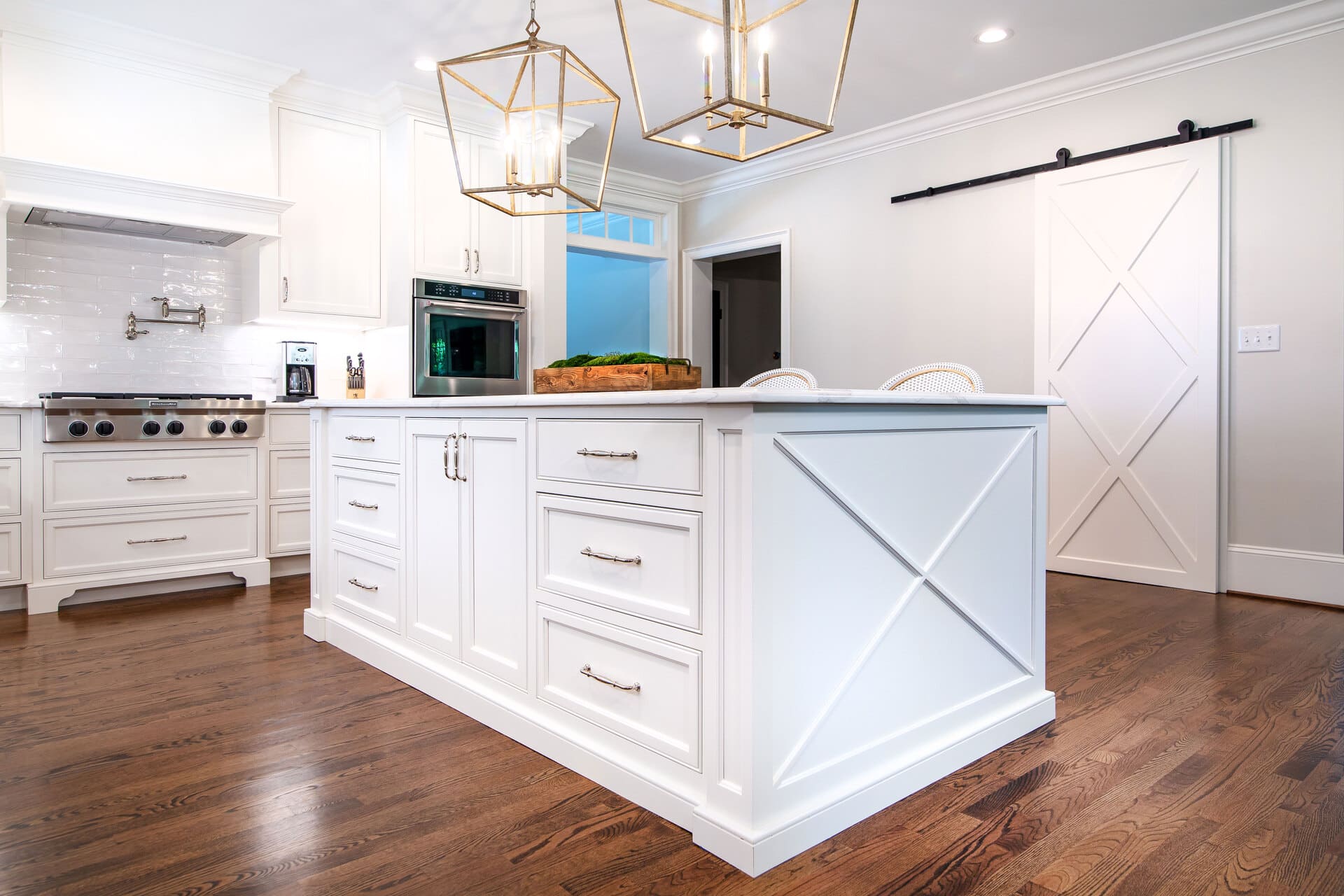 kitchen with sliding barn doors