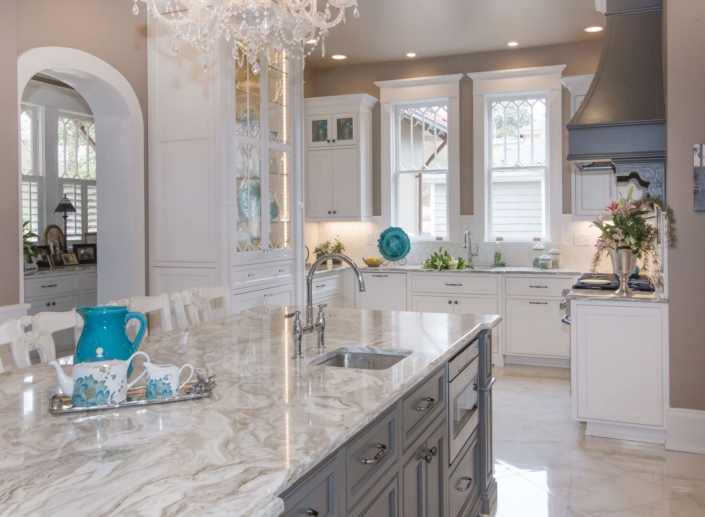 kitchen with a chandelier