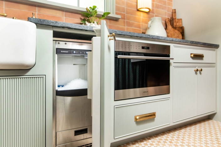 reeded paneled ice maker