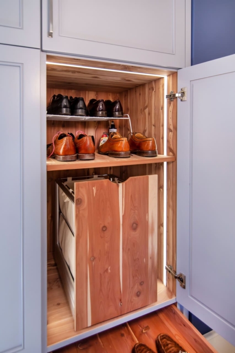 shoe storage with cabinet lighting