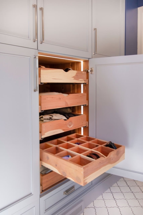 closet with storage drawers