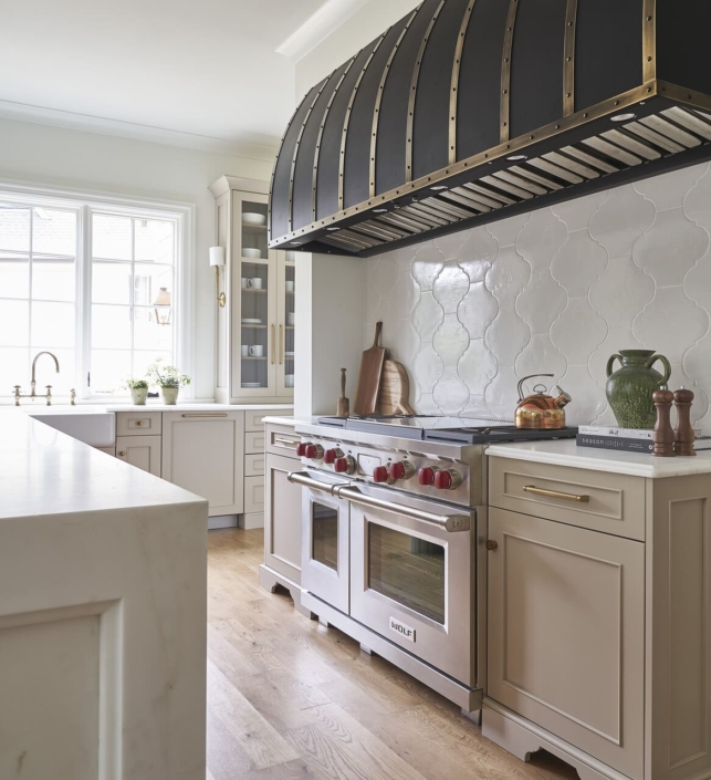 beige kitchen with tile backsplash