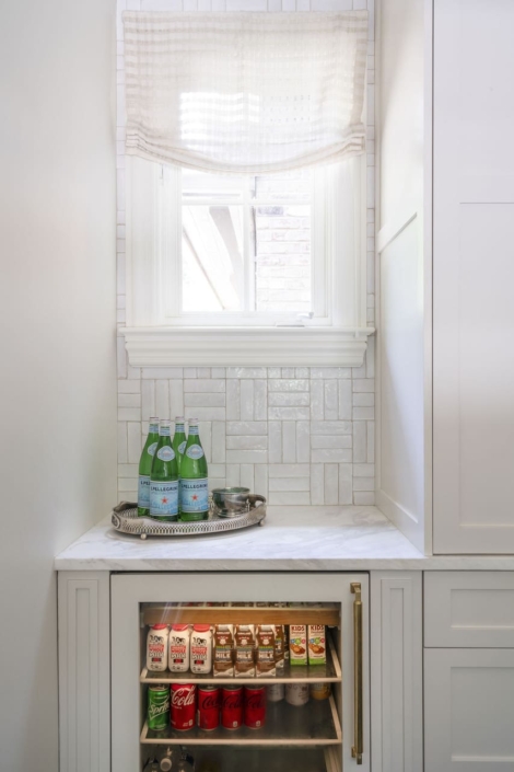 beverage center with window