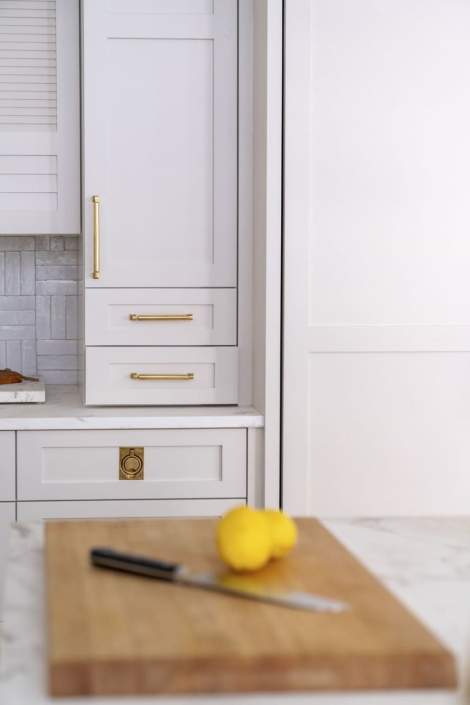 cutting board with lemons