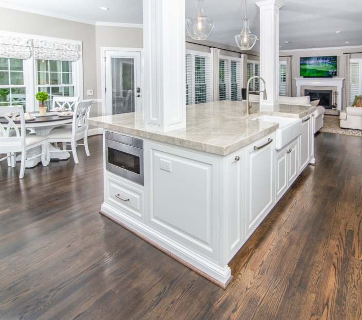 white island and columns