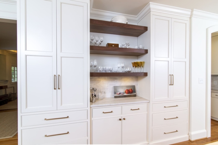 beverage center with lighting