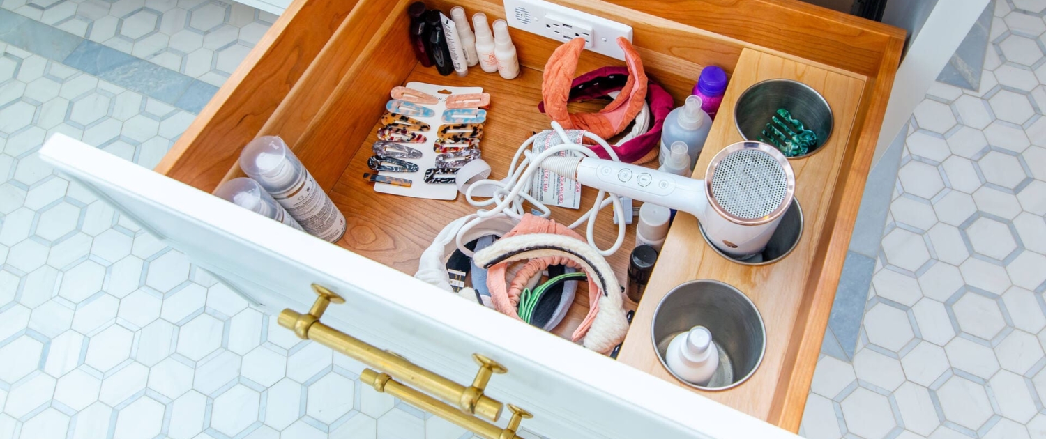 bathroom docking drawer