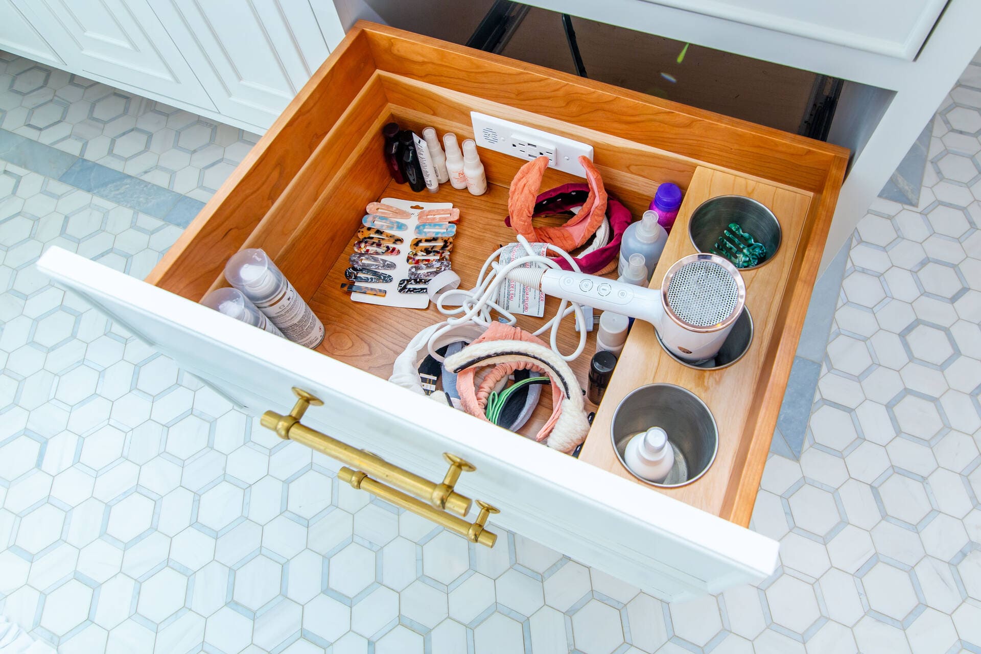 bathroom docking drawer
