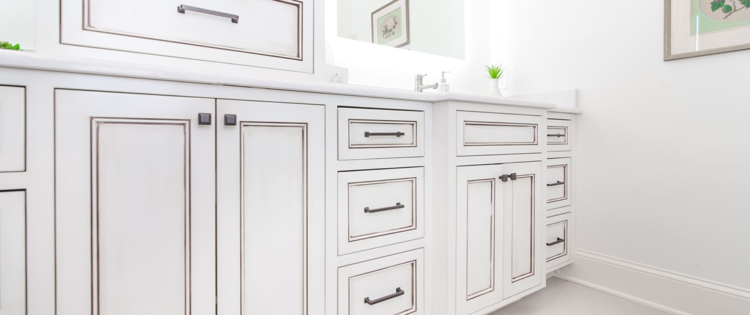 bathroom vanity with mirror lights