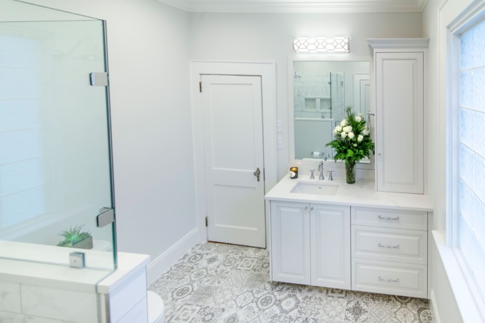 bathroom with flowers